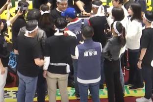 佛得角男篮感谢支持球队的日本学生 媒体人：看看人家这赛前工作